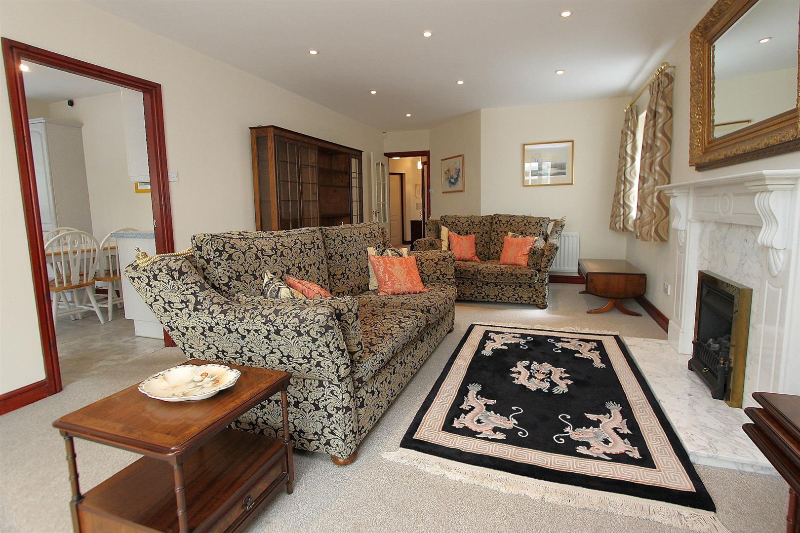 3 bed property in Foley Road, Stourbridge